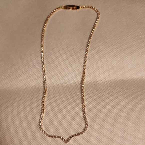 Jewelry - Elegant Gold Toned Rhinestone 16 Inch Necklace